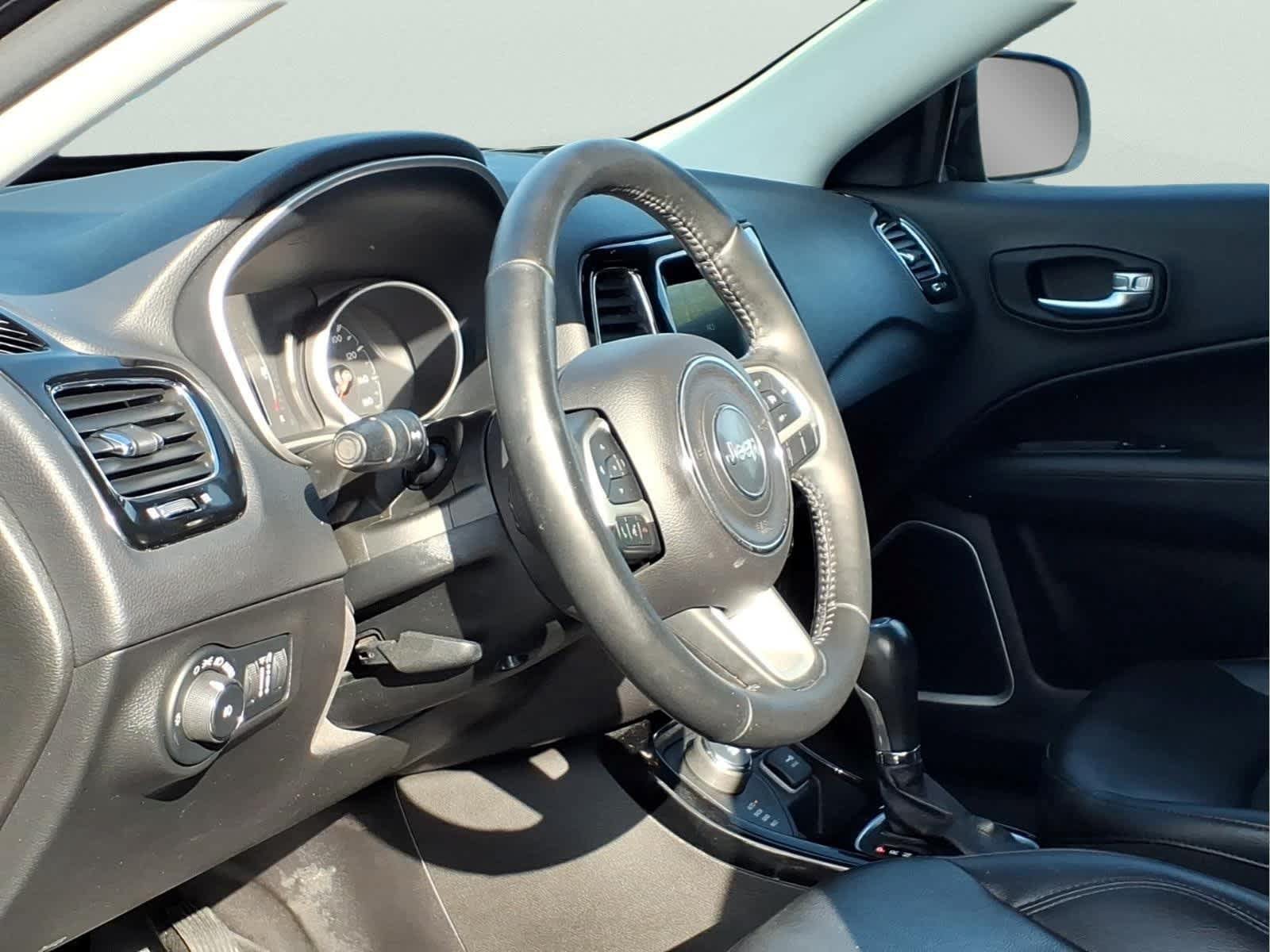 Used 2020 Jeep Compass Latitude AWD/4WD image 14