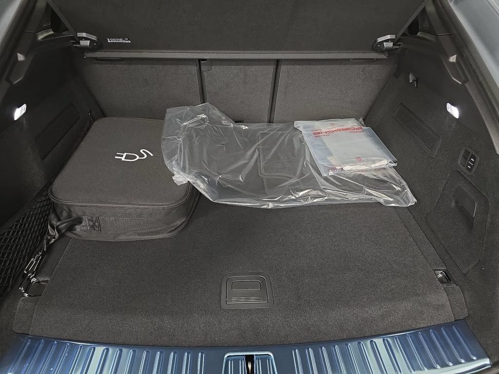 New 2026 Porsche Cayenne S AWD/4WD image 31