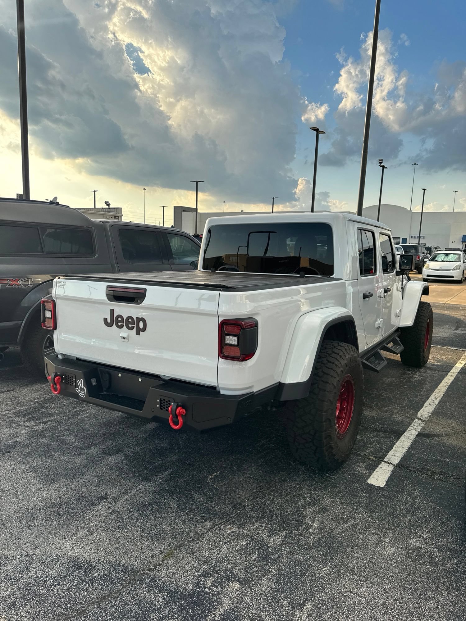 Used 2022 Jeep Gladiator Rubicon w/ LED Lighting Group AWD/4WD image 3
