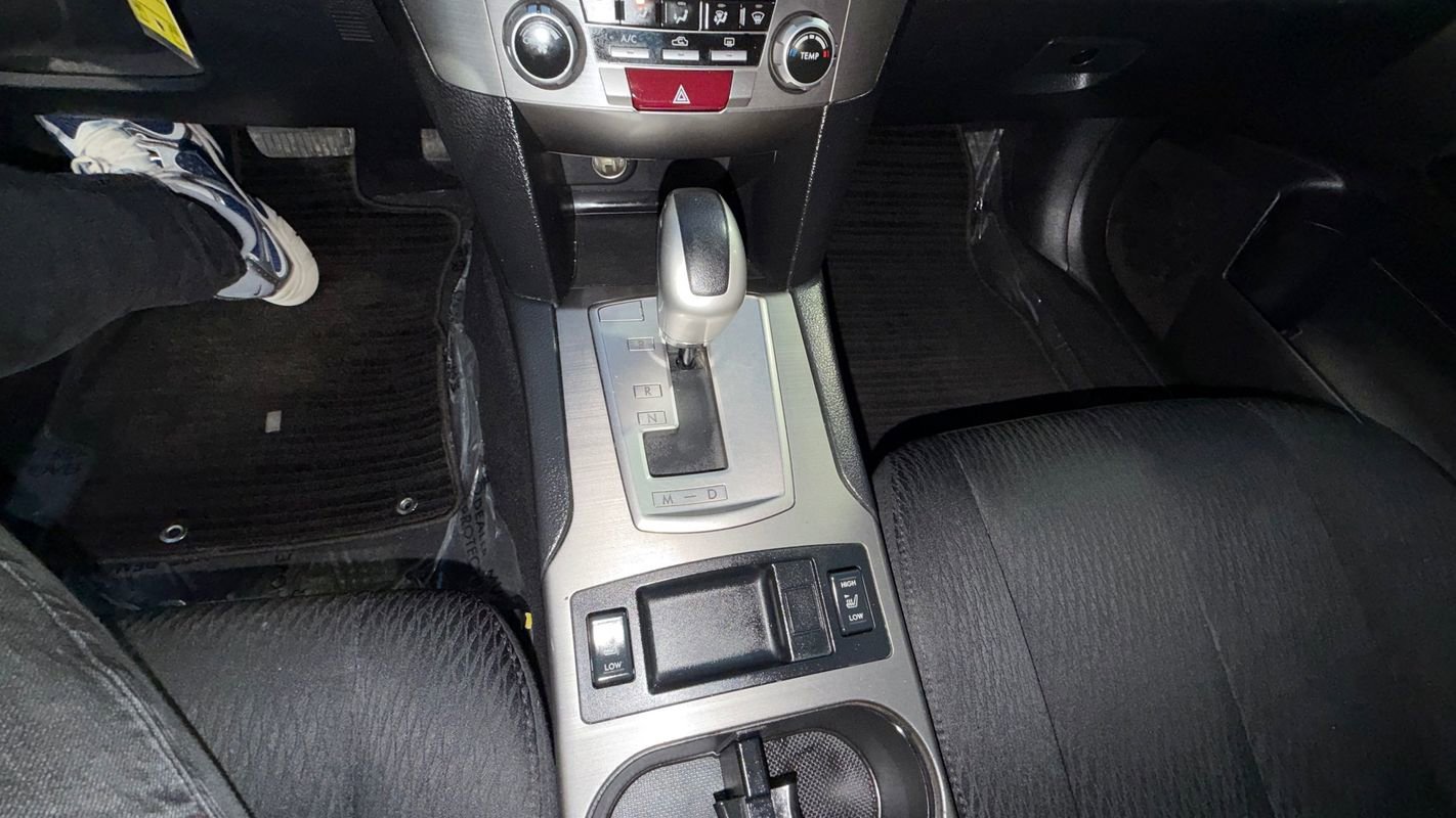 Used 2010 Subaru Legacy 2.5i Premium image 13