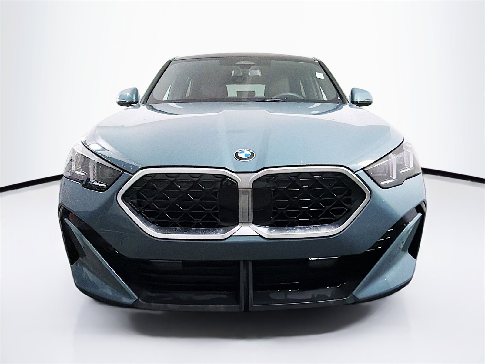 Used 2024 BMW X2 xDrive28i w/ Premium Package image 2