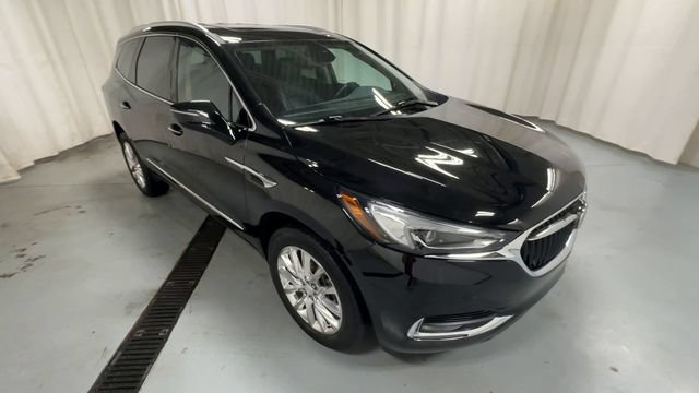 Used 2020 Buick Enclave Premium w/ Sun and Sites Package AWD/4WD image 2