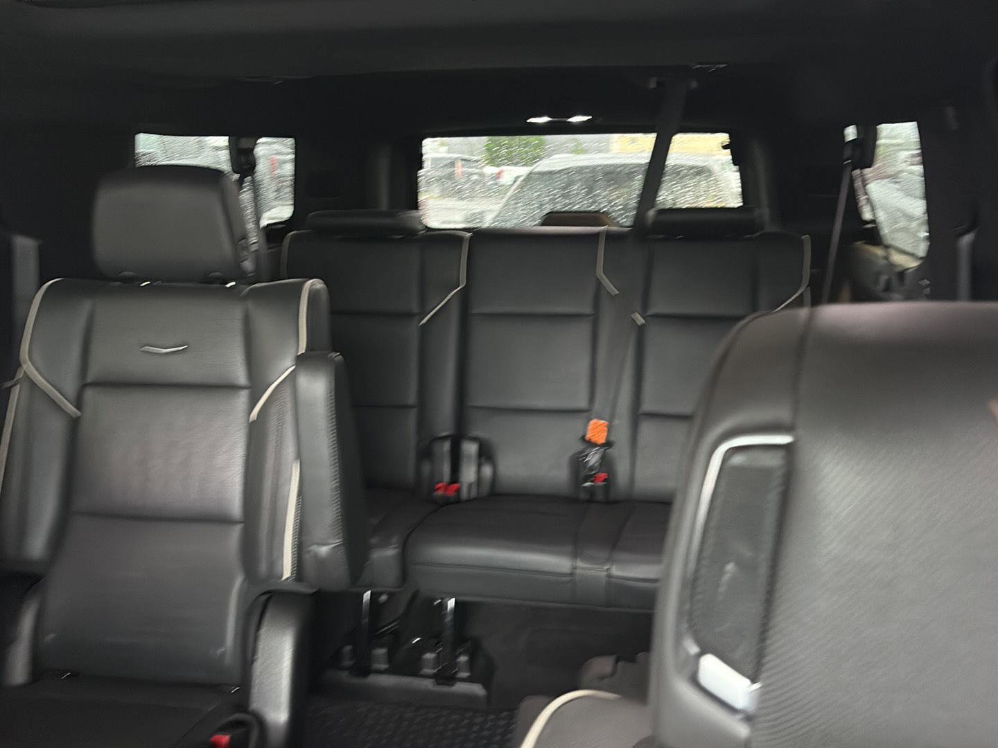 Used 2022 Cadillac Escalade ESV Premium Luxury image 11