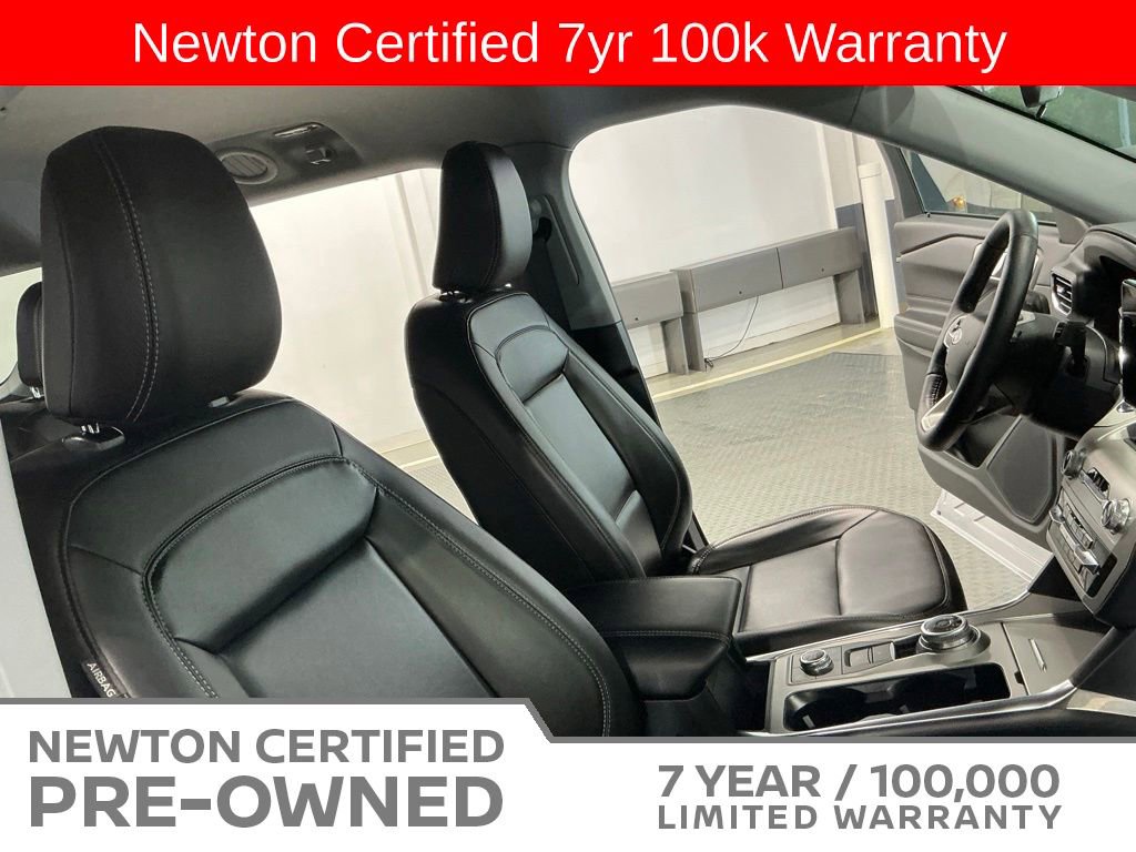 Used 2021 Ford Explorer XLT w/ Equipment Group 202A AWD/4WD image 16