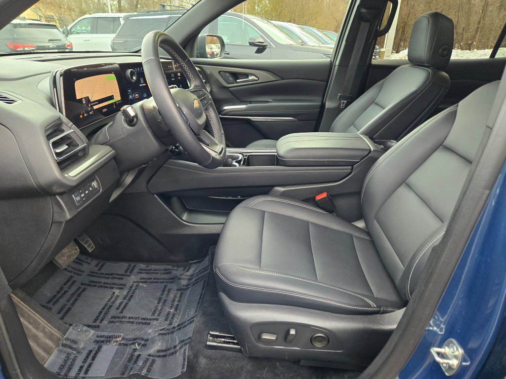 Certified 2025 Chevrolet Traverse LT image 22
