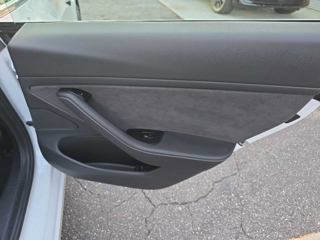 Used 2020 Tesla Model 3 Long Range image 16