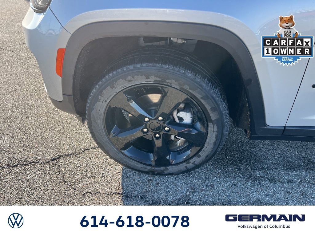 Used 2024 Jeep Grand Cherokee Limited w/ Black Appearance Package image 21