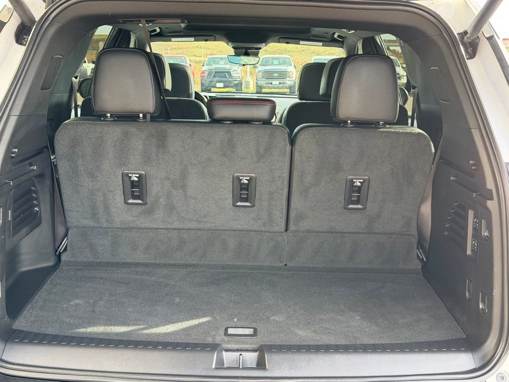 Used 2024 Chevrolet Traverse RS w/ LPO, Floor Liner Package image 9