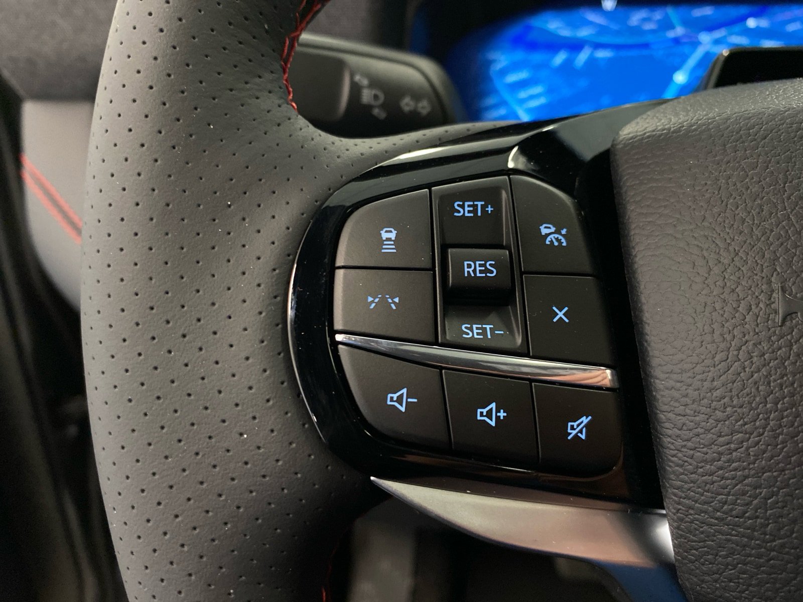 New 2026 Ford Explorer ST-Line w/ ST-Line Street Pack AWD/4WD image 25