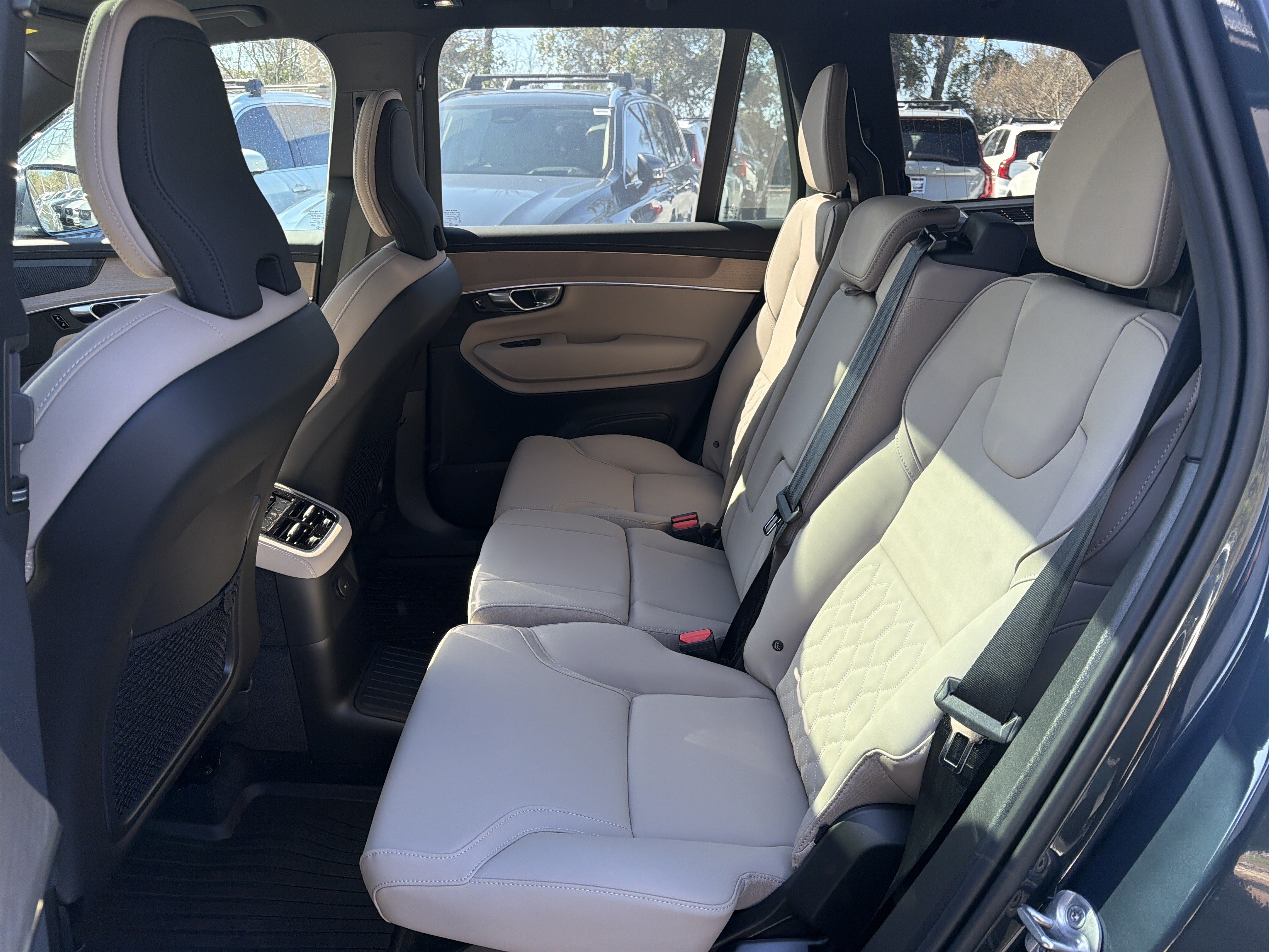 Used 2026 Volvo XC90 T8 Plus w/ Protection Package Premier AWD/4WD image 33