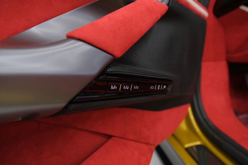 Used 2022 Ferrari SF90 Spider image 55