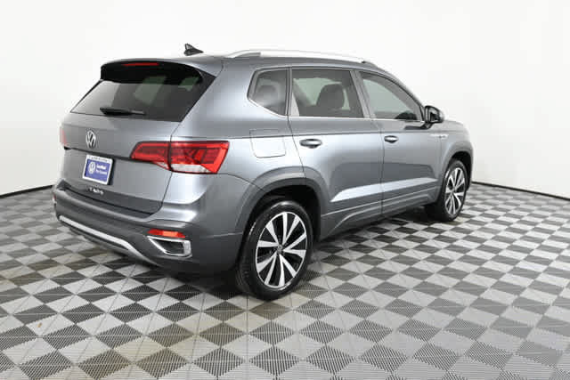 Certified 2023 Volkswagen Taos SE FWD image 6