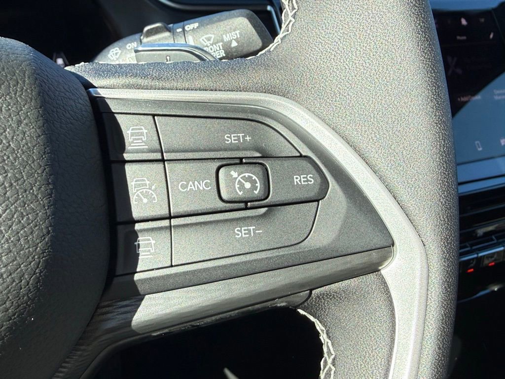 New 2025 Jeep Grand Cherokee Laredo w/ Trailer Tow Package image 17