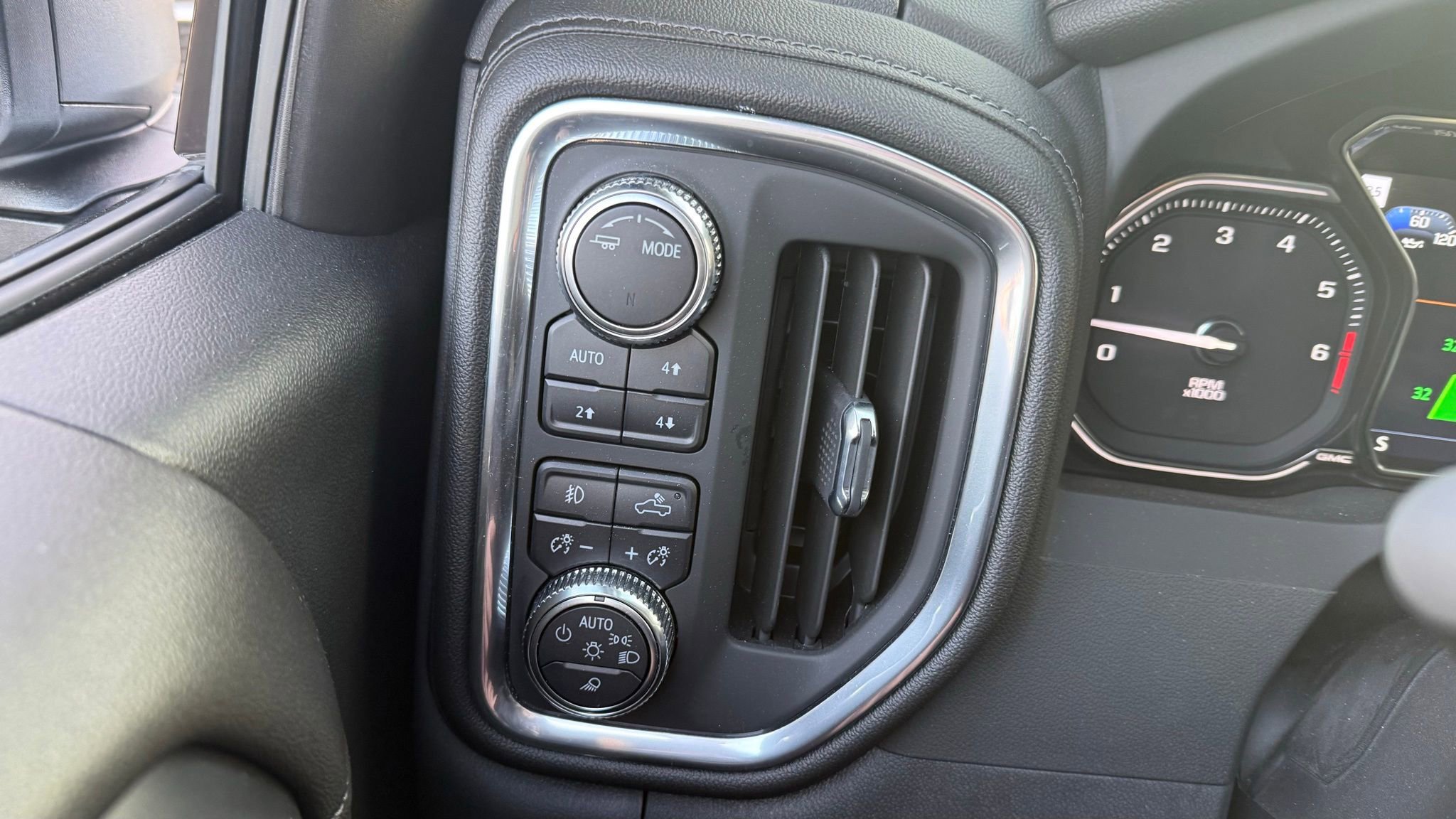 Used 2022 GMC Sierra 1500 Denali w/ Denali Premium Package image 43