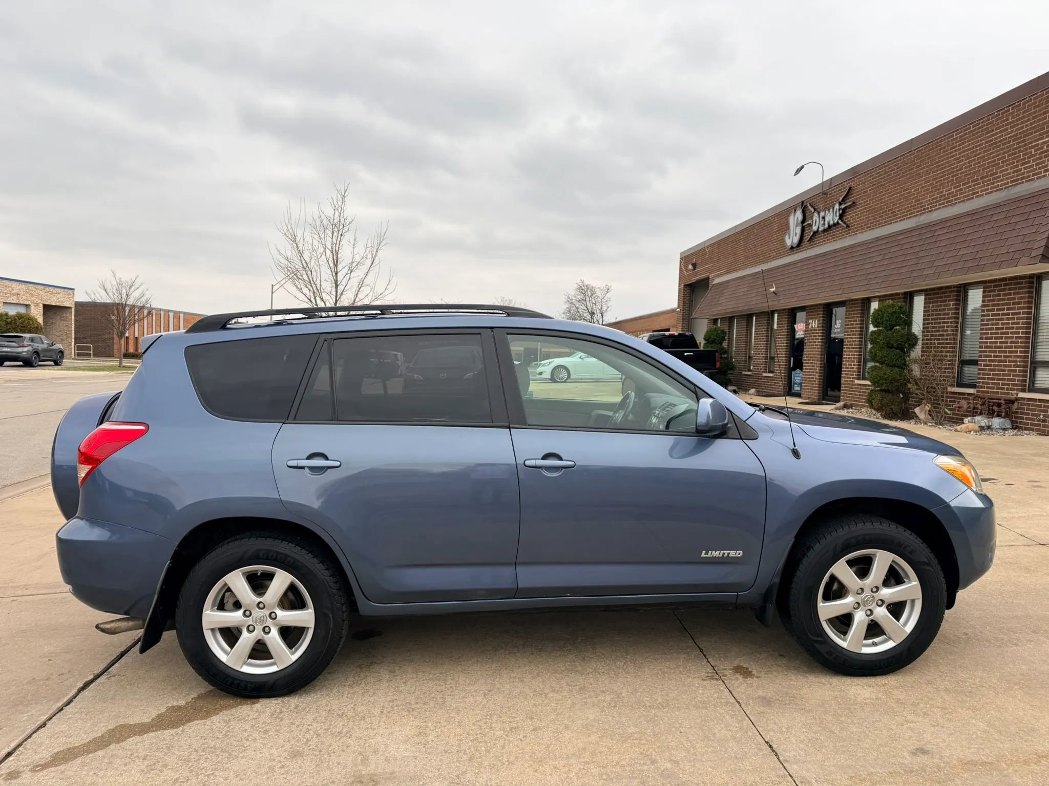 Used 2008 Toyota RAV4 Limited image 6