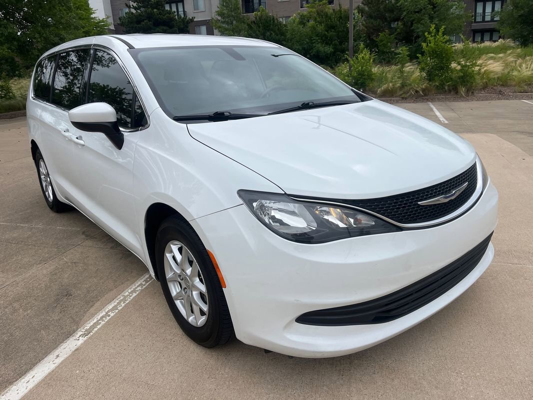 Used 2020 Chrysler Voyager LX w/ Cold Weather Group image 2