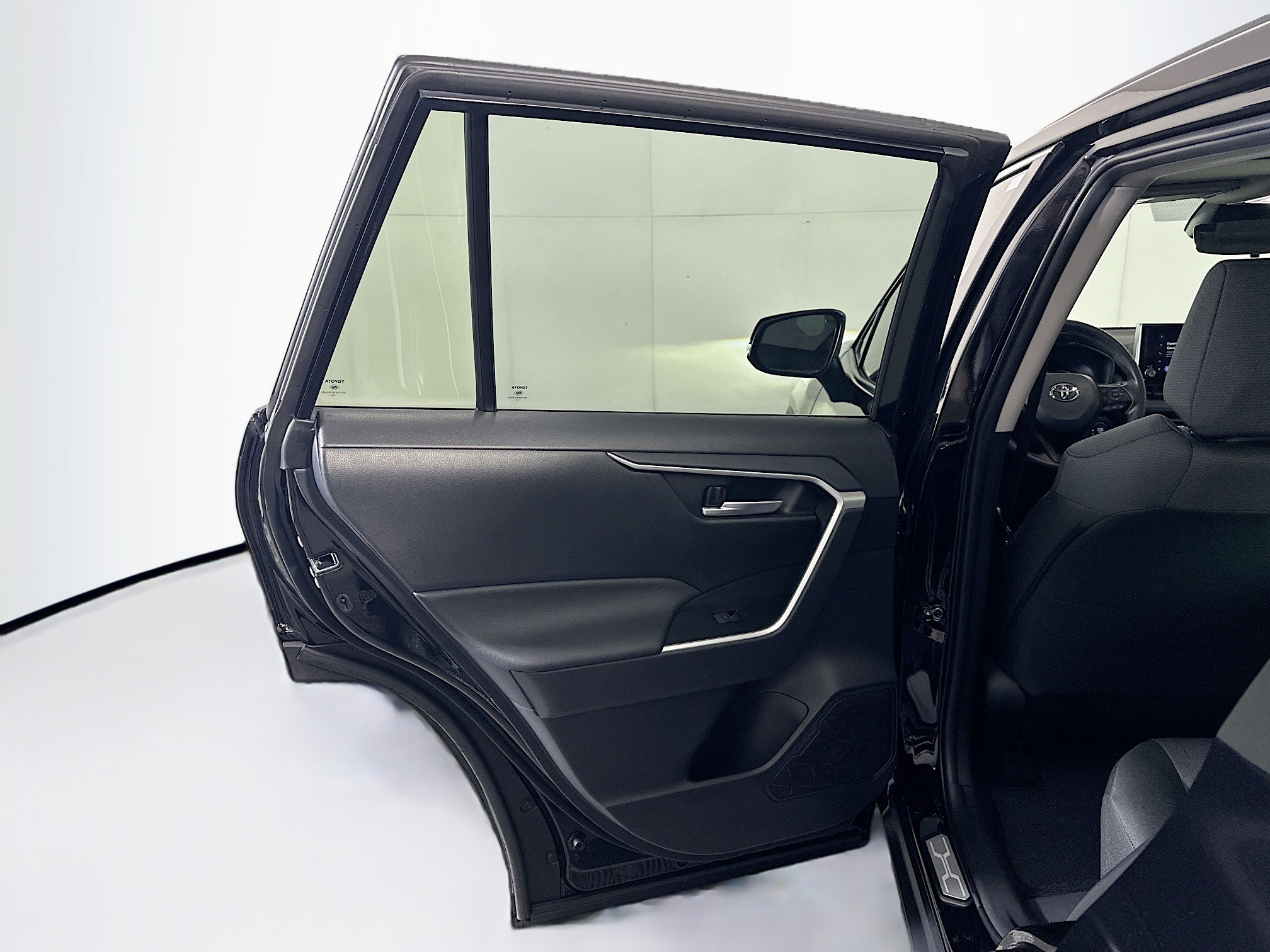 Used 2025 Toyota RAV4 XLE image 28