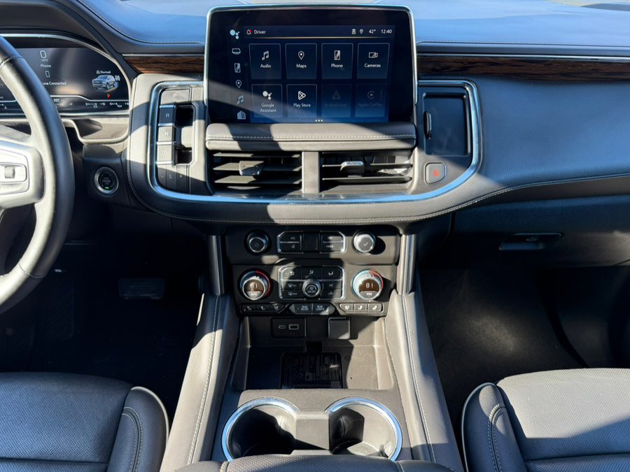 Used 2024 Chevrolet Suburban Premier image 33