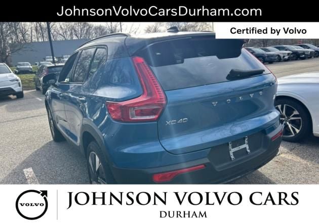 Certified 2024 Volvo XC40 Recharge Core RWD image 5