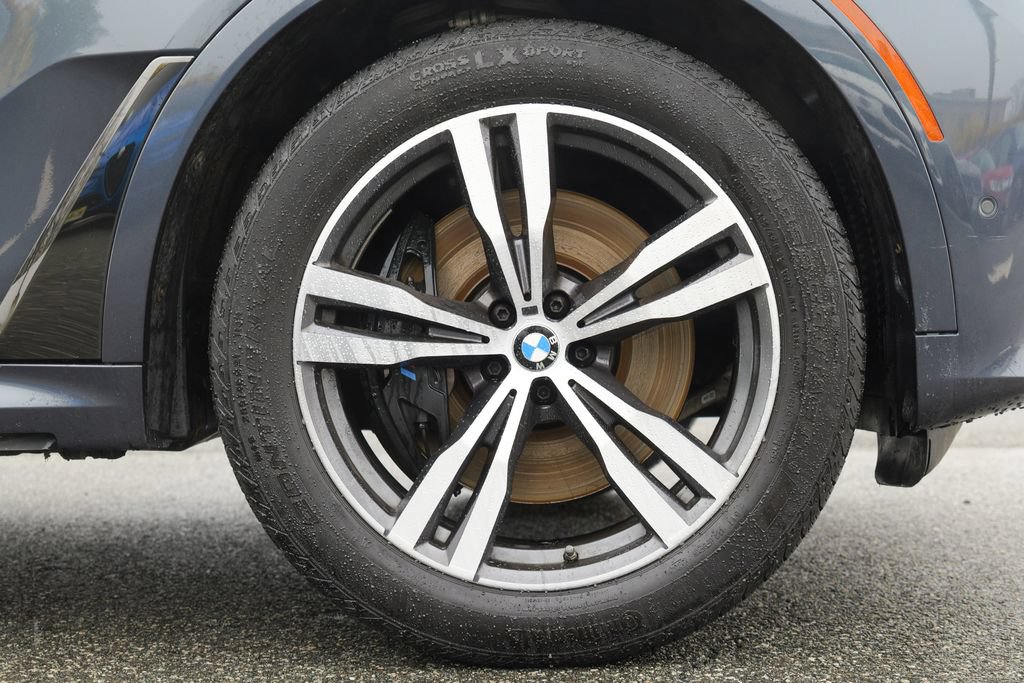 Used 2021 BMW X7 xDrive40i w/ M Sport Package AWD/4WD image 12