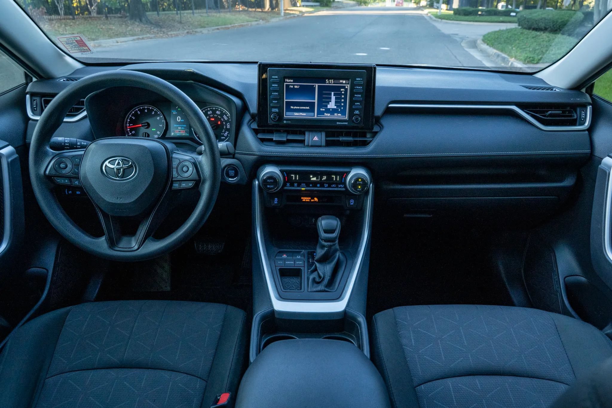 Used 2020 Toyota RAV4 XLE FWD image 16