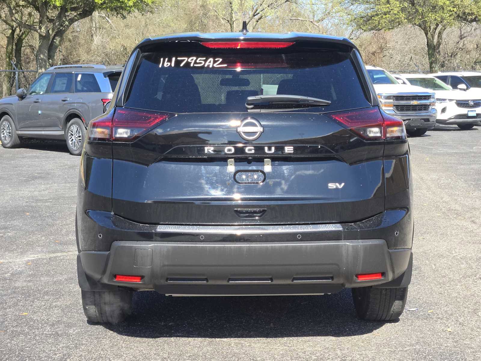 Used 2024 Nissan Rogue SV FWD image 4