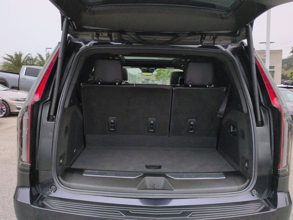 Certified 2023 Cadillac Escalade Sport w/ LPO, ONYX Package image 19