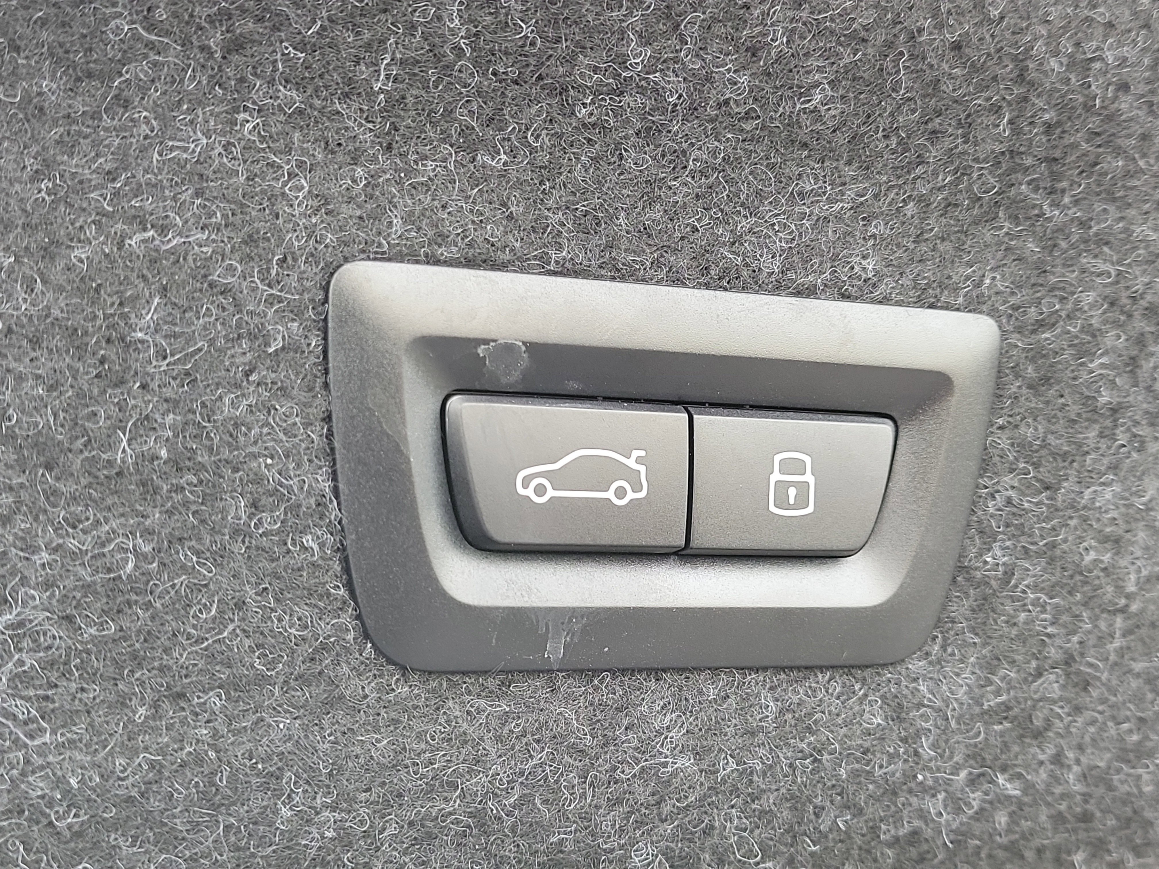 Used 2025 BMW 430i xDrive Coupe w/ Premium Package image 9