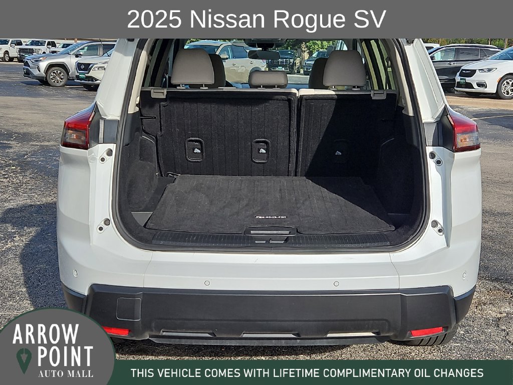 Used 2025 Nissan Rogue SV FWD image 17