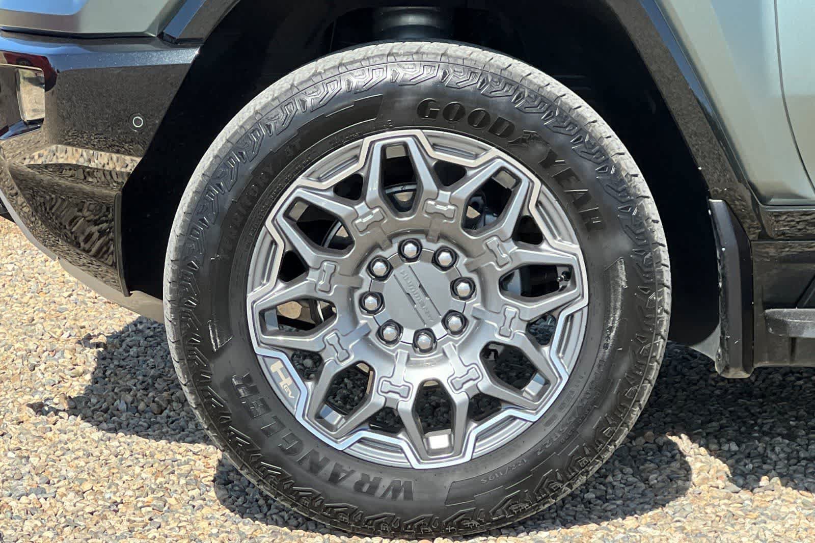 Used 2024 GMC Hummer EV 3X AWD/4WD image 37
