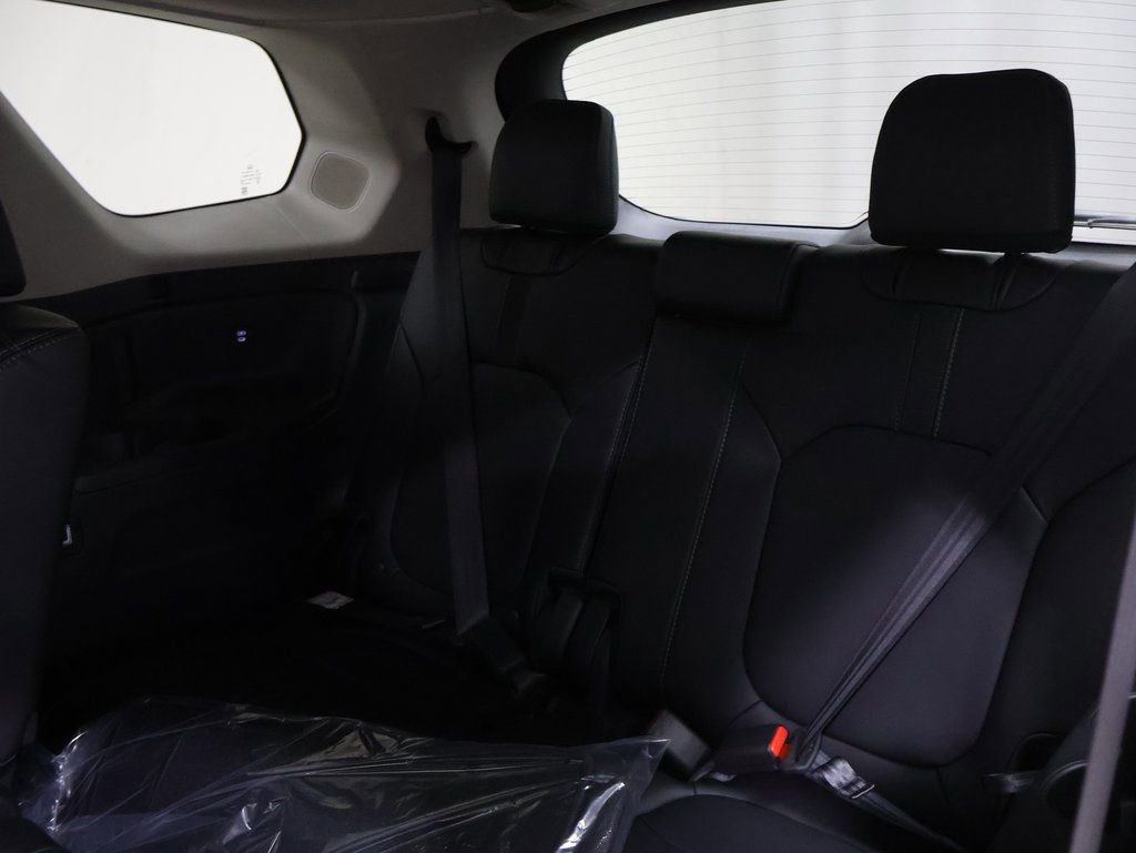 New 2025 Honda Pilot Touring image 15