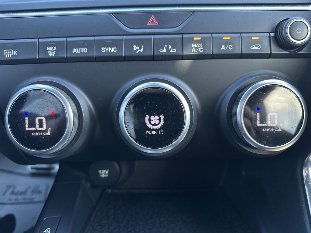 Used 2018 Jaguar E-PACE R-Dynamic S image 19