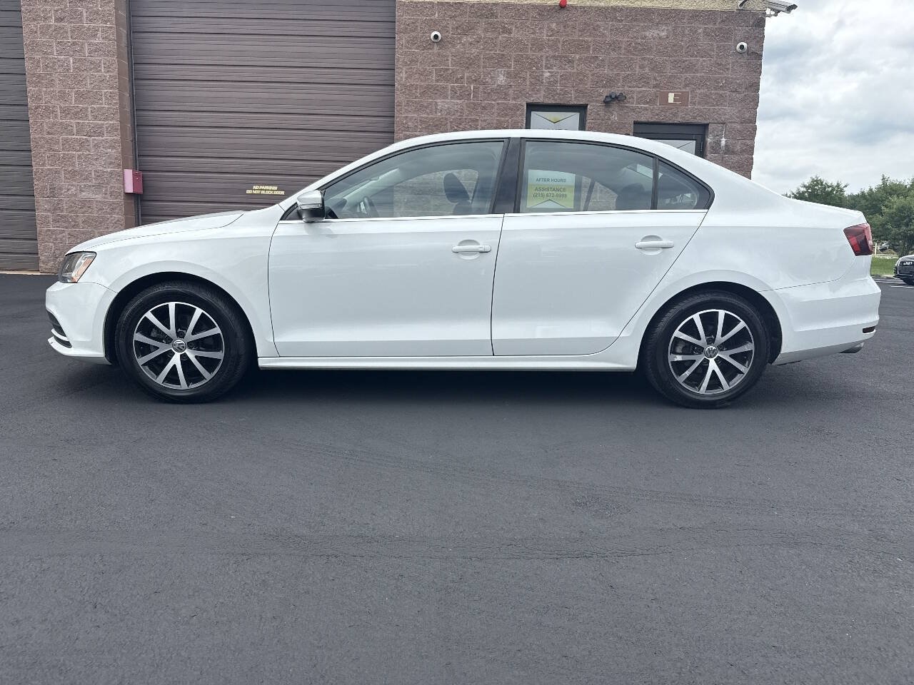 Used 2017 Volkswagen Jetta SE FWD image 22