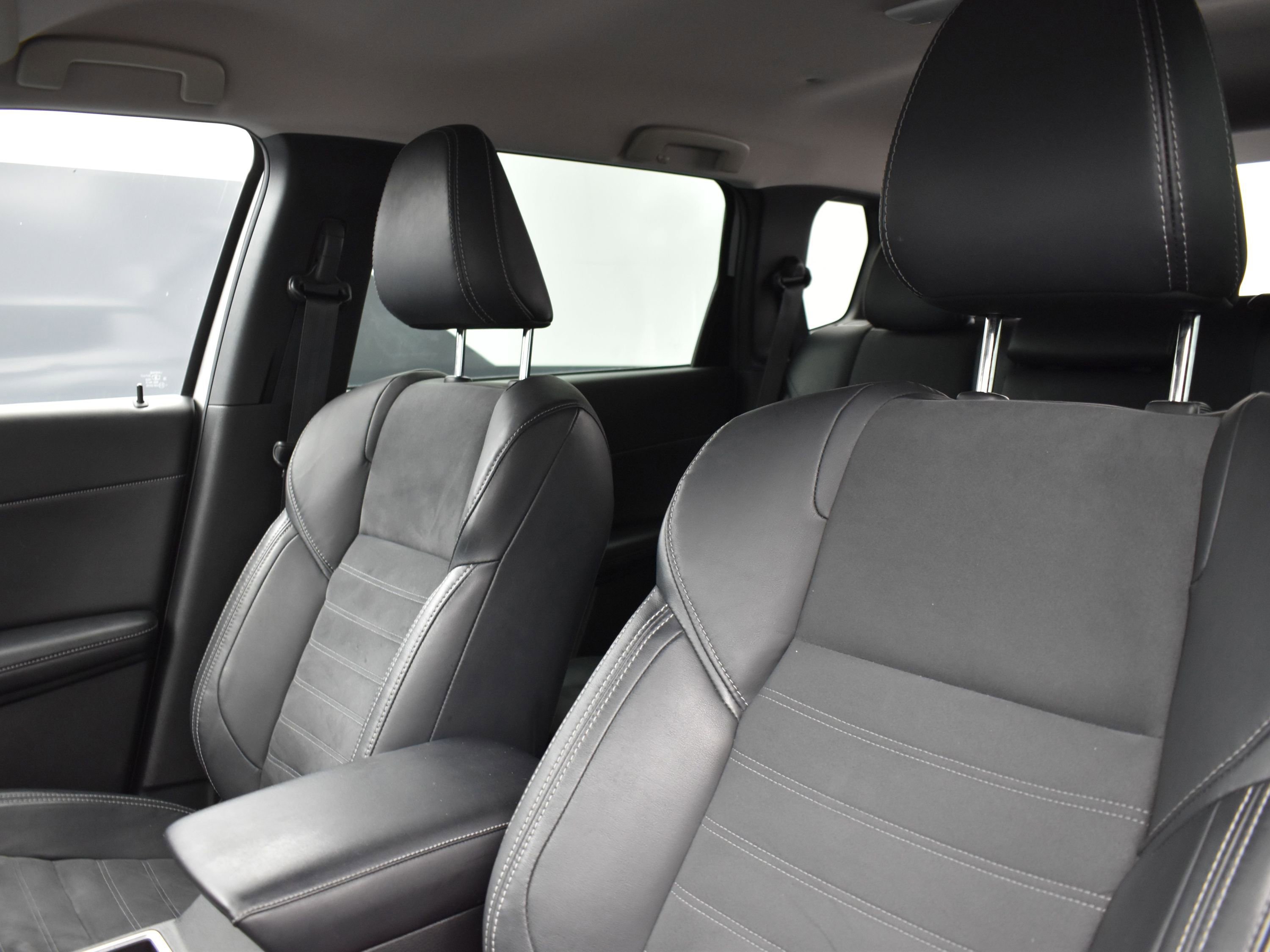 Used 2022 Mitsubishi Outlander SE image 11