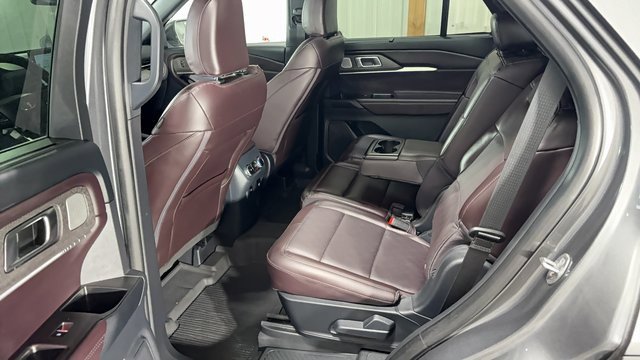 Used 2025 Ford Explorer Platinum image 6