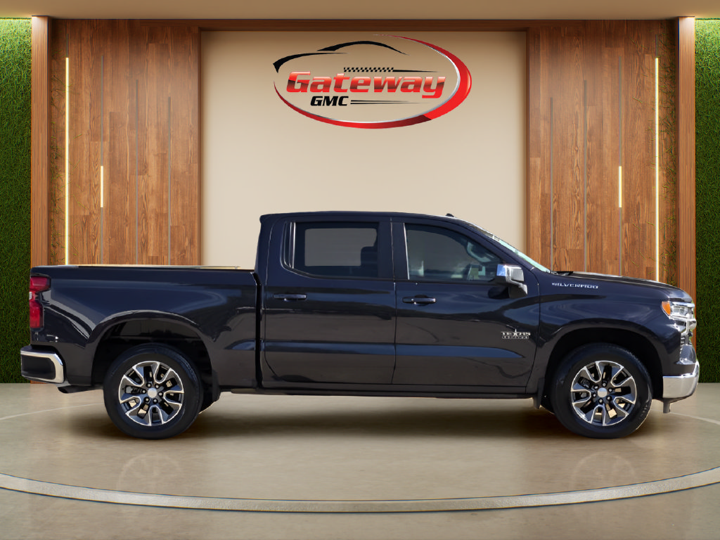 Used 2024 Chevrolet Silverado 1500 LT w/ Convenience Package II RWD image 4