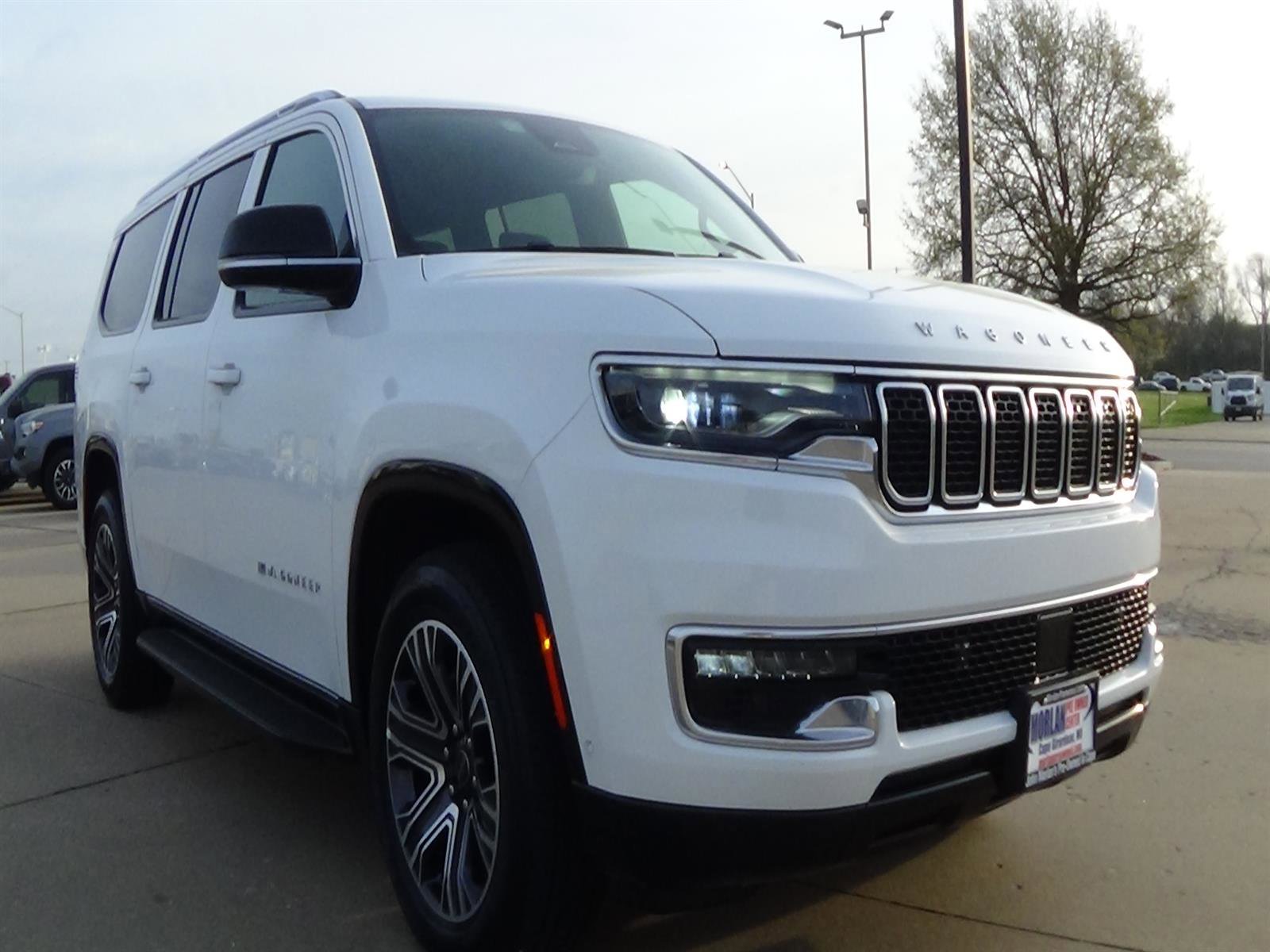 Certified 2025 Jeep Wagoneer L 4WD image 4