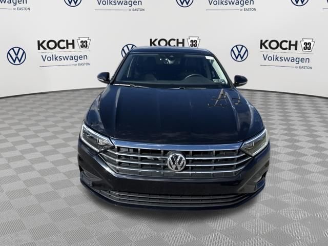 Used 2021 Volkswagen Jetta SEL Premium image 2