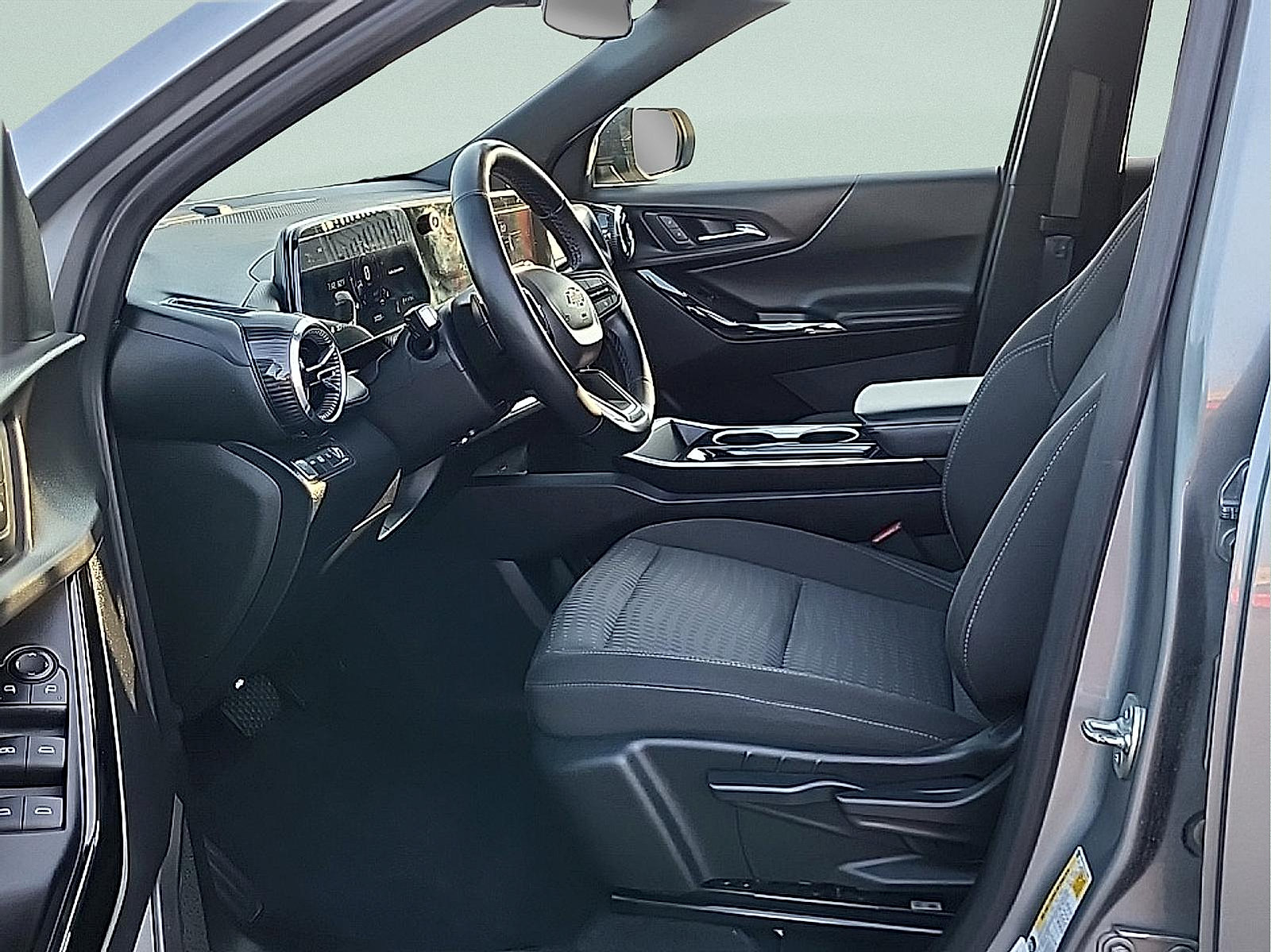 Used 2025 Chevrolet Equinox LT AWD/4WD image 13