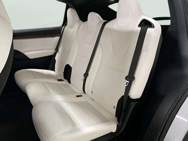 Used 2022 Tesla Model X image 73