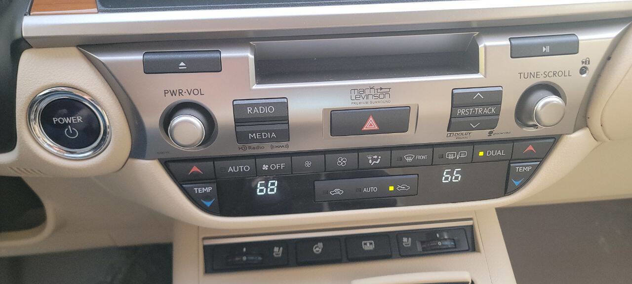 Used 2013 Lexus ES 300h image 35