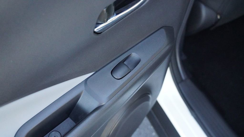 Used 2024 Nissan Kicks SR w/ SR Premium Package image 18