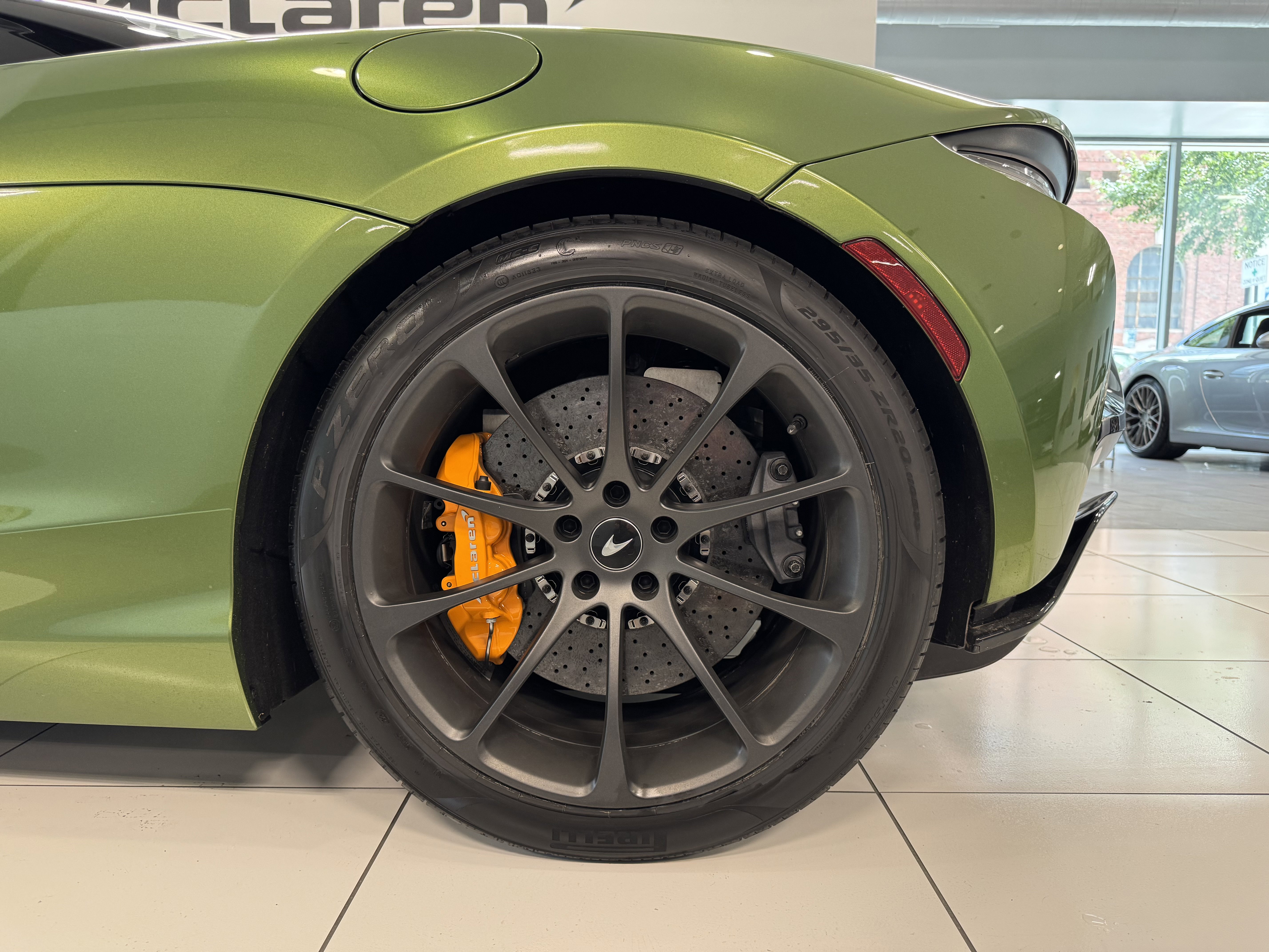 Used 2025 McLaren Artura Spider image 22