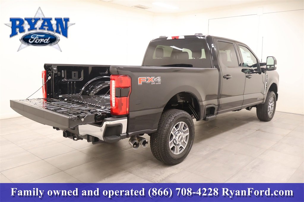 New 2026 Ford F250 Lariat w/ FX4 Off-Road Package image 6