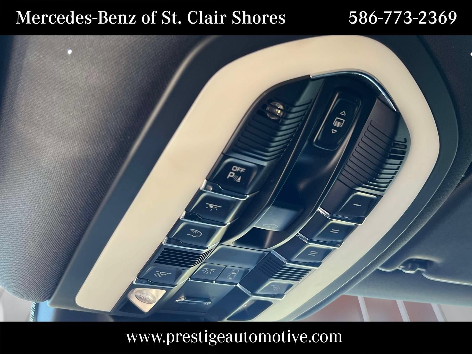 Used 2021 Porsche Macan w/ Premium Package AWD/4WD image 34