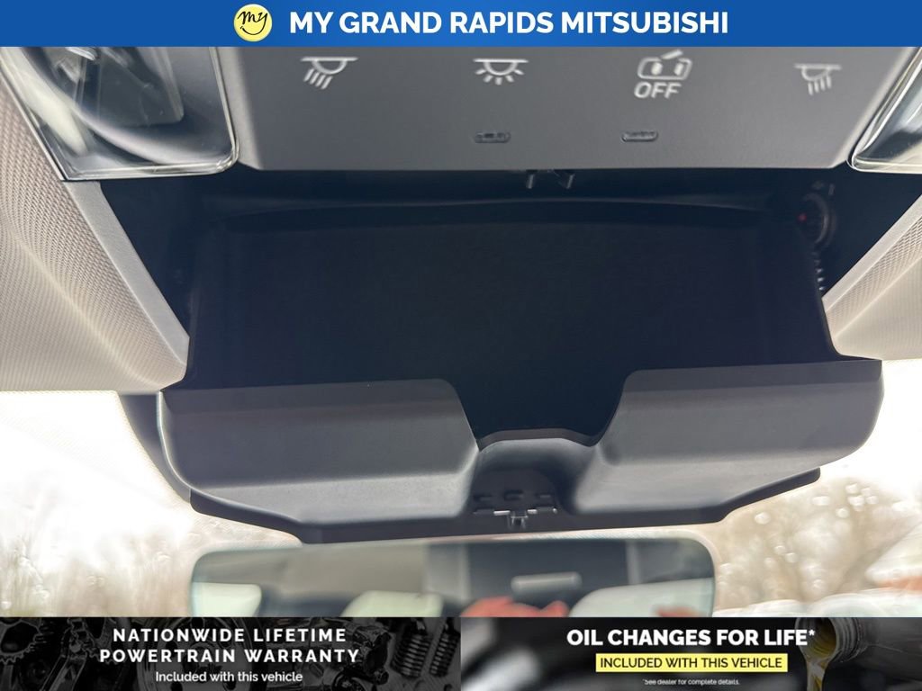 New 2026 Mitsubishi Outlander SEL image 31
