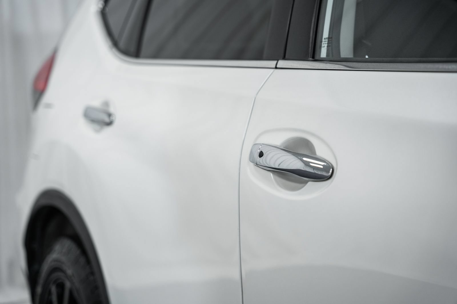 Used 2017 Nissan Rogue SV AWD/4WD image 13