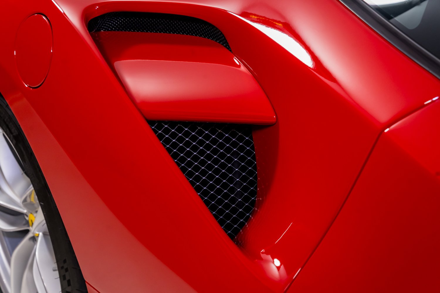 Used 2019 Ferrari 488 GTB RWD image 32