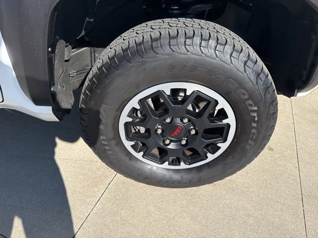 Used 2024 Toyota Tacoma TRD Off-Road AWD/4WD image 9