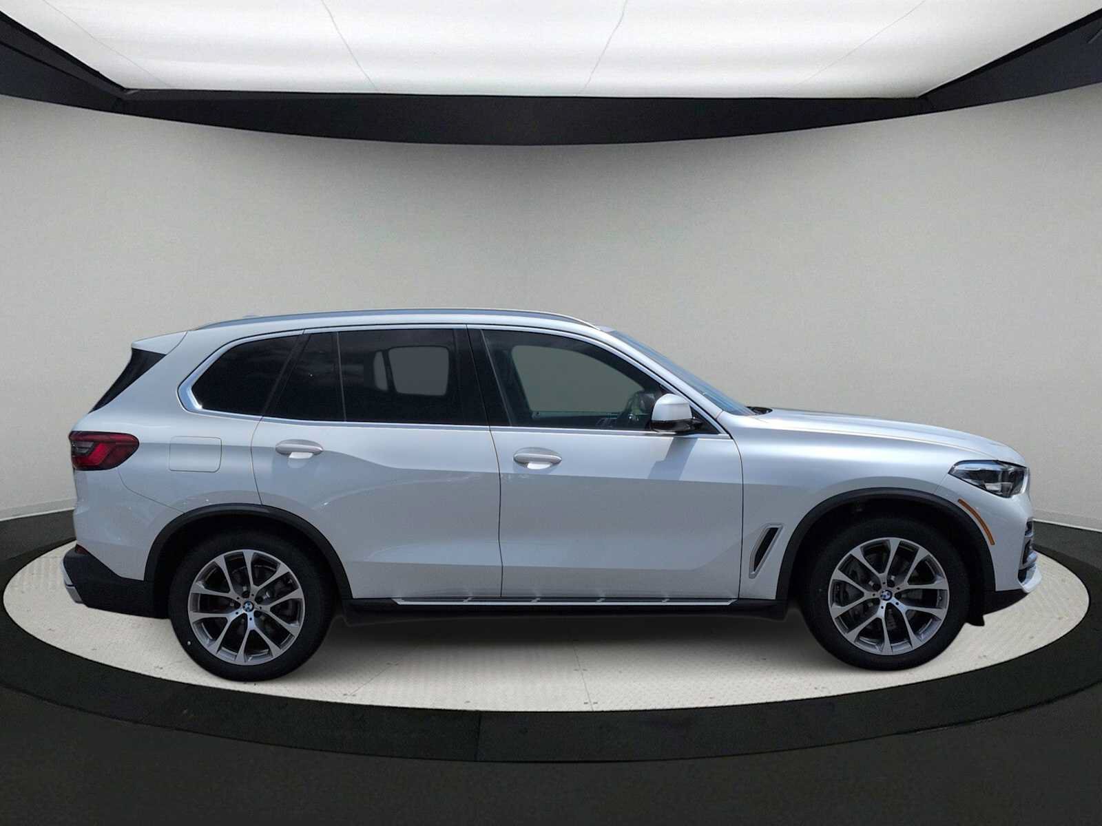 Used 2019 BMW X5 xDrive50i w/ Luxury Seating Package AWD/4WD image 9